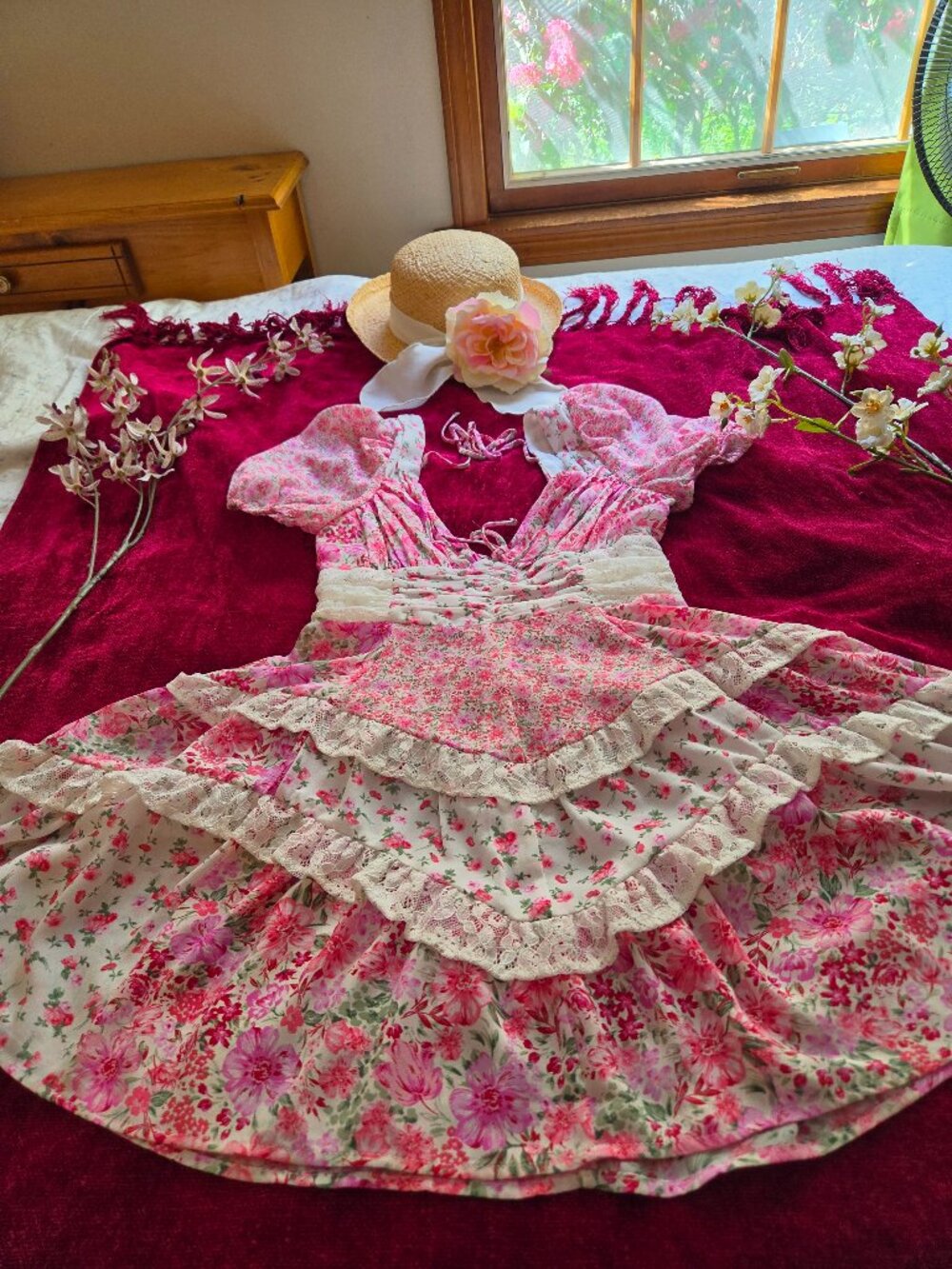 ADORABLE PINK SILKY SOFT LACY BABYDOLL DRESS SIZE SMALL ALTAR'D STATE VIBRANT